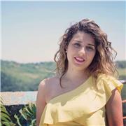 Studentessa di un corso internazionale di economia impartito in lingua inglese offre lezioni/ripetizioni di matematica